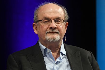 Salman Rushdie: Teško vreme za demokraciju