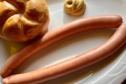 Alan Meniga: Pravilno skuhati hrenovke, 25 centimetara do orgazma